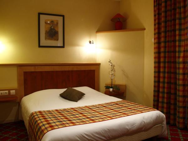 Hotel des Marquisats : photo 3 de la chambre chambre double supérieure - côté forêt