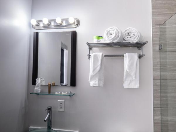 The Cove By Renzzi : photo 1 de la chambre chambre lit king-size