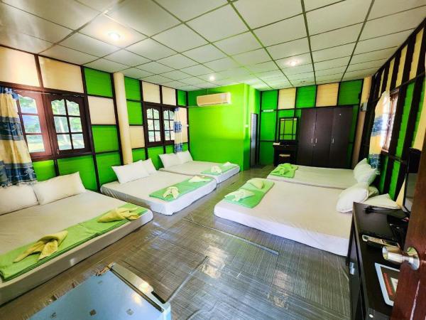 Banmae Resort Kohchang : photo 4 de la chambre chambre familiale - vue latérale sur mer