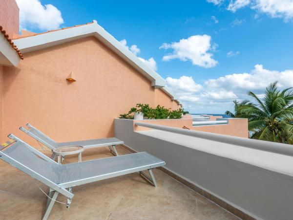 Wyndham Grand Cancun All Inclusive Resort & Villas : photo 6 de la chambre villa 3 chambres avec 2 lits king-size, 2 lits doubles et balcon - non-fumeurs