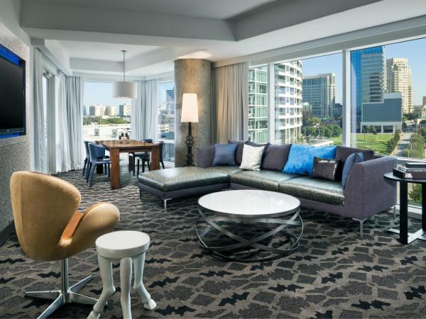 W Dallas - Victory : photo 2 de la chambre wow corner king suite with arena view