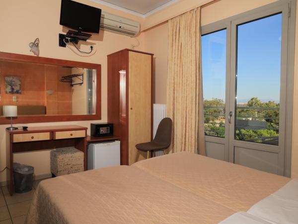 IKAROS Hotel ELLINIKO : photo 5 de la chambre chambre triple