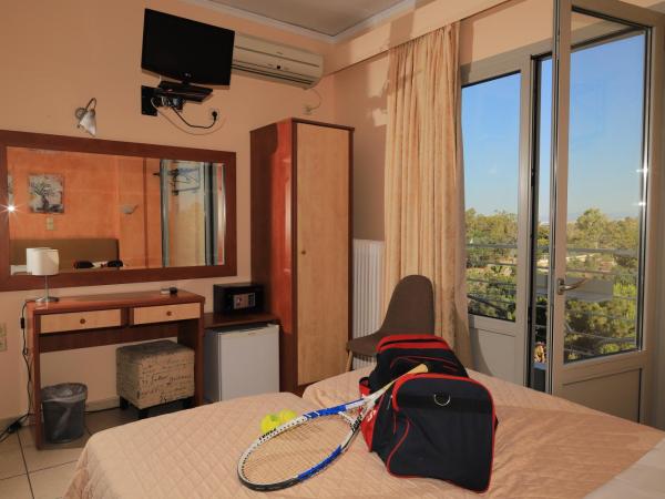 IKAROS Hotel ELLINIKO : photo 3 de la chambre chambre familiale