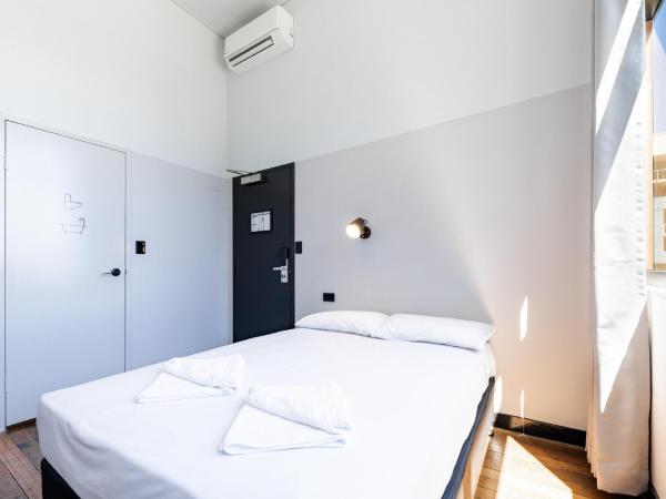 Bunk Brisbane : photo 3 de la chambre chambre double avec salle de bains privative
