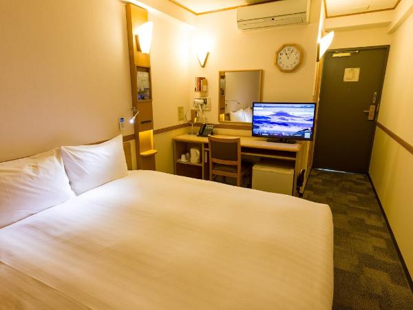 Toyoko Inn Shin-Osaka Chuo-guchi Shinkan : photo 4 de la chambre chambre lit queen-size - fumeurs