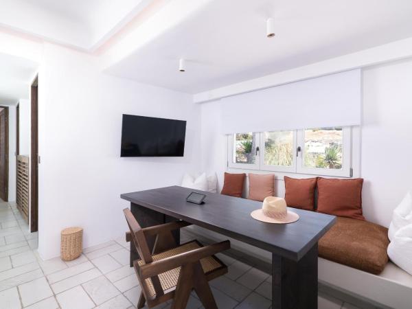 Porto Mykonos : photo 7 de la chambre suite premium avec bain à remous extérieur - vue sur mer