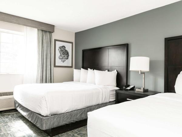 Best Western Inn & Suites San Diego Zoo -SeaWorld Area : photo 2 de la chambre queen rooms with two queen beds - non-smoking