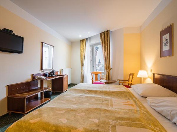 EA Hotel Rokoko : photo 4 de la chambre chambre double ou lits jumeaux avec terrasse