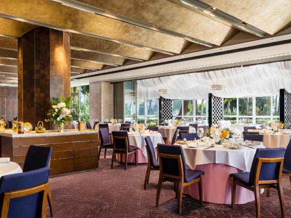 Hong Kong Gold Coast Hotel : photo 5 de la chambre chambre lit king-size deluxe avec crédit repas de 300 hkd et minibar en chambre - vue sur mer 