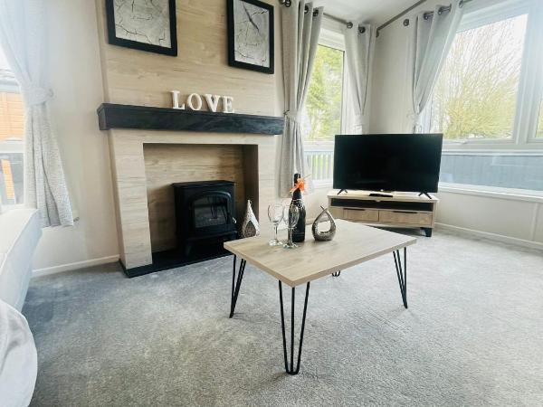 Belle Vue Lodge with Hot Tub : photo 8 de la chambre maison 2 chambres