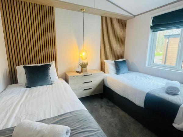 Belle Vue Lodge with Hot Tub : photo 10 de la chambre maison 2 chambres