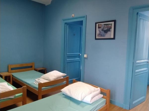 Hostellerie des Grands Chapeaux : photo 2 de la chambre chambre familiale avec baignoire