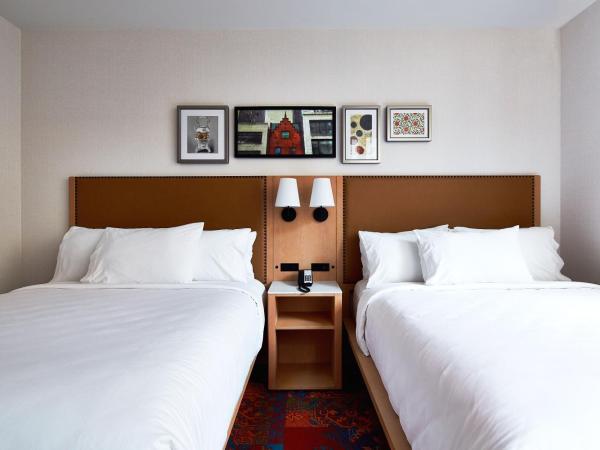 Hotel Indigo NYC Financial District, an IHG Hotel : photo 1 de la chambre chambre standard avec 2 lits queen-size