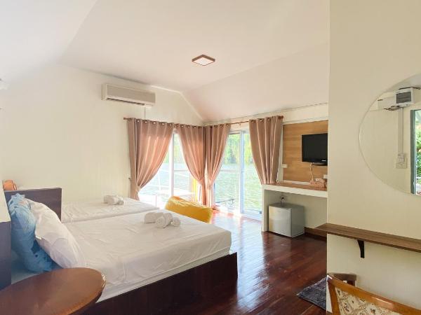 ชอว์ งาทอง รีสอร์ต Chor Ngar Thong Erawan Kanchanaburi : photo 3 de la chambre chambre familiale avec terrasse