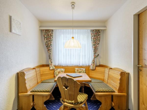 Hotel Alpenroyal : photo 5 de la chambre chambre familiale (2 adultes + 2 enfants) avec balcon ou terrasse