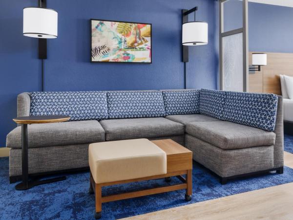 Hyatt Place across from Universal Orlando Resort : photo 6 de la chambre chambre lit king-size avec canapé-lit - Étage supérieur