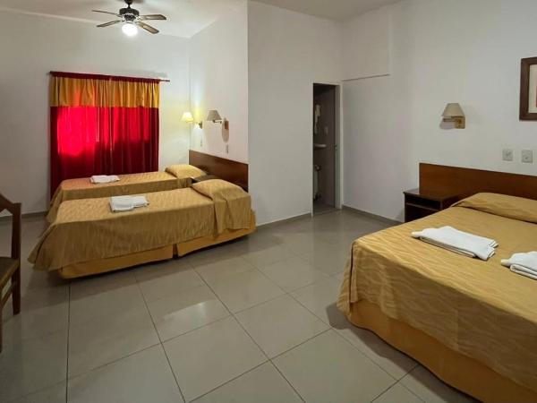 Gran Hotel Cristal : photo 4 de la chambre chambre triple