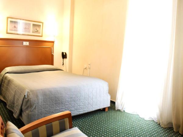 Adrian Hotel : photo 8 de la chambre chambre simple