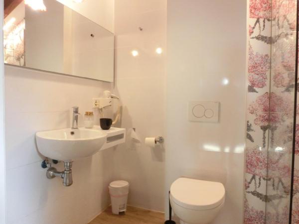 Les Monges Palace Boutique : photo 10 de la chambre chambre familiale supérieure