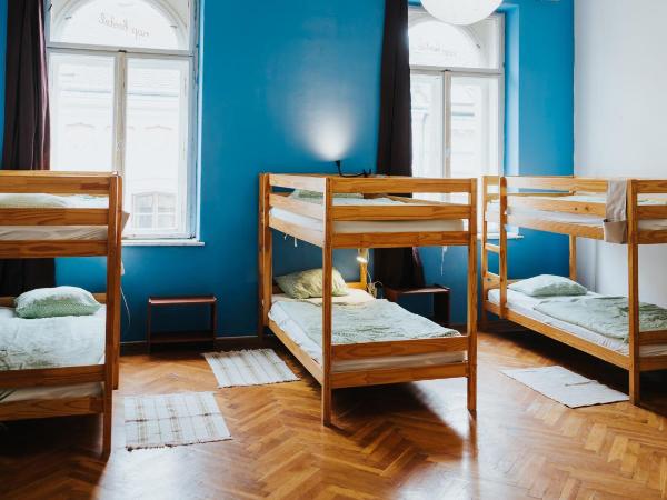 Nap Hostel Pécs : photo 1 de la chambre dortoir mixte de 10 lits