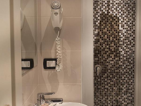 Hotel Stella D'Italia : photo 8 de la chambre chambre quadruple standard