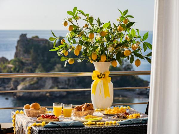 Taormina Panoramic Hotel : photo 5 de la chambre chambre double ou lits jumeaux deluxe - vue sur mer