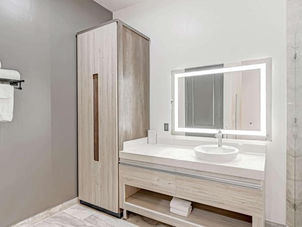 SureStay Hotel by Best Western Houston Southeast : photo 3 de la chambre chambre avec 2 lits queen-size et kitchenette - non-fumeurs