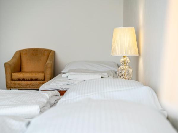 Hotel Fontána : photo 6 de la chambre chambre triple avec balcon