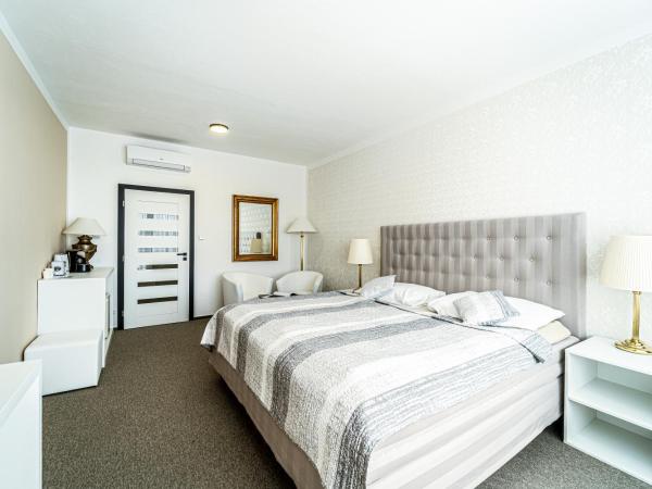 Hotel Fontána : photo 8 de la chambre chambre double deluxe avec balcon