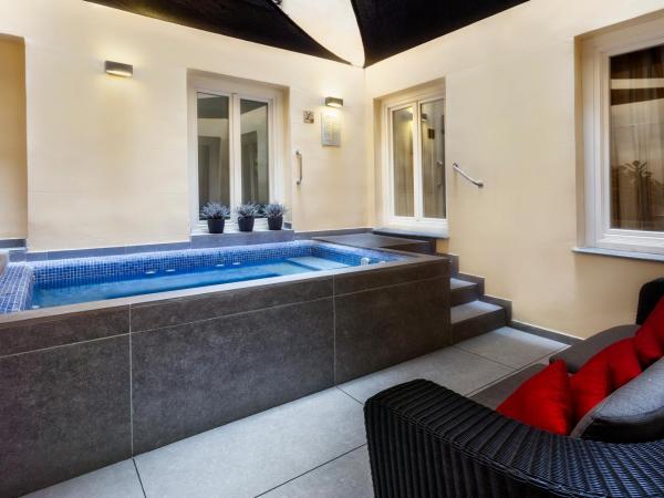 Catalonia Plaza Mayor : photo 5 de la chambre chambre double premium avec terrasse et piscine privée