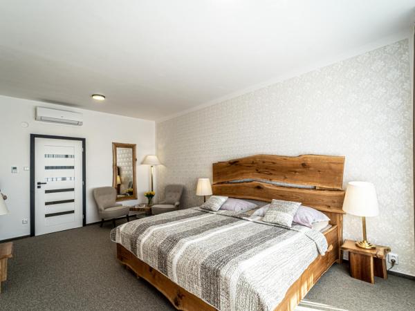 Hotel Fontána : photo 5 de la chambre chambre double deluxe avec balcon