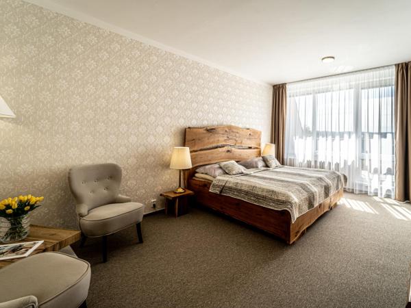 Hotel Fontána : photo 1 de la chambre chambre double deluxe avec balcon