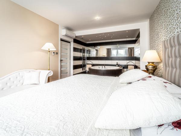 Hotel Fontána : photo 2 de la chambre suite lit king-size