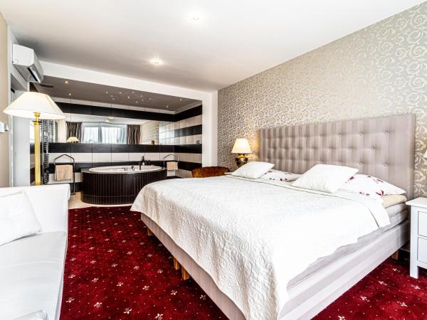 Hotel Fontána : photo 3 de la chambre suite lit king-size