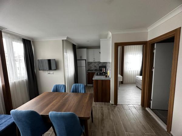 Theluna City Hotel : photo 5 de la chambre chambre familiale avec terrasse 