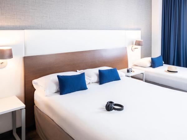 Ibis Styles A Coruna : photo 3 de la chambre chambre double supérieure avec balcon