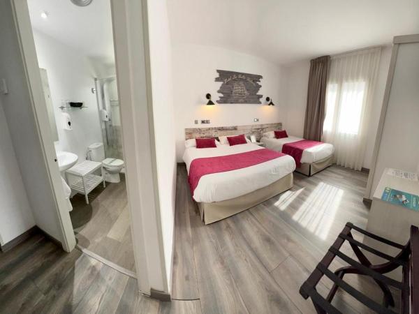 Hotel Bella Dolores : photo 7 de la chambre chambre familiale (2 adultes + 1 enfant)