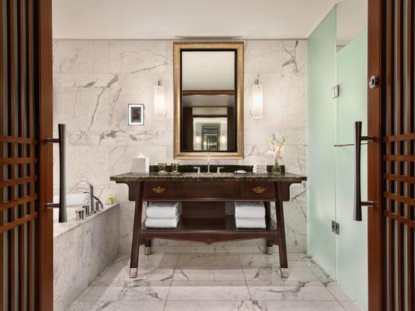 Shangri-La Toronto : photo 6 de la chambre chambre lit king-size deluxe