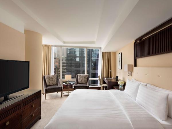 Shangri-La Toronto : photo 5 de la chambre chambre lit king-size premier