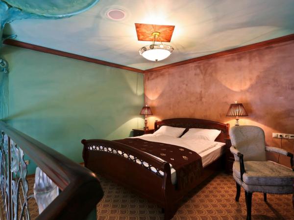 Rubezahl-Marienbad Luxury Historical Castle Hotel & Golf-Castle Hotel Collection : photo 2 de la chambre chambre double avec mezzanine