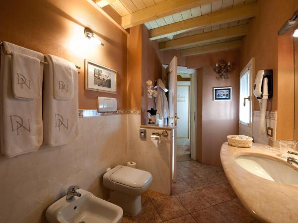 Domus Nova Palace - Italian Homing : photo 8 de la chambre chambre double ou lits jumeaux - vue sur ville