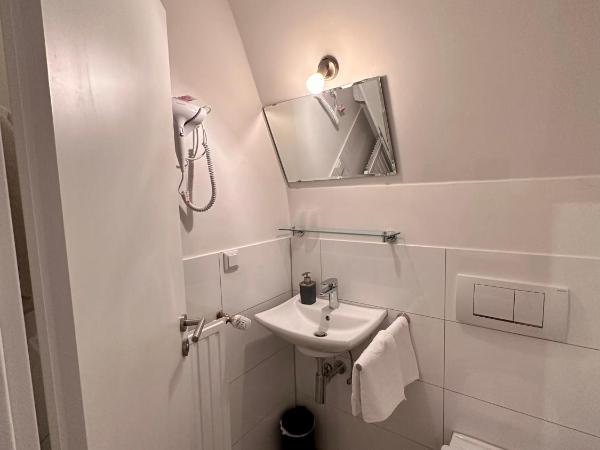 Altstadthotel Hayk am Rhein : photo 5 de la chambre petite chambre double