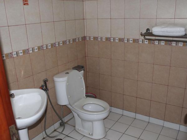 Hotel 678 Cawang powered by Cocotel : photo 4 de la chambre chambre double standard
