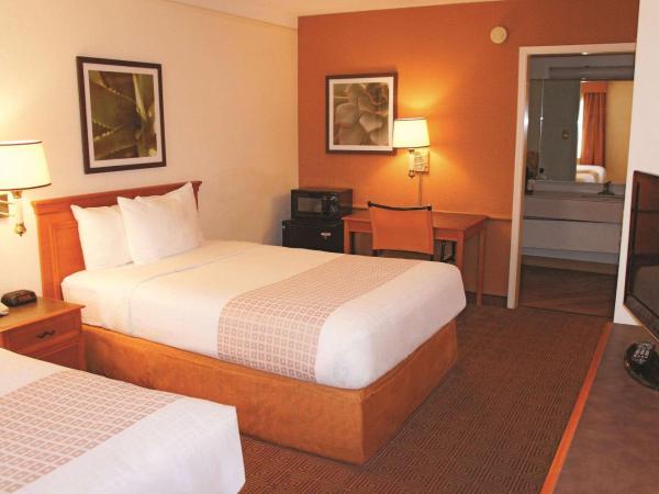 Baymont by Wyndham San Antonio South Park : photo 1 de la chambre chambre lit king-size avec baignoire - adaptée aux personnes à mobilité réduite - non-fumeurs