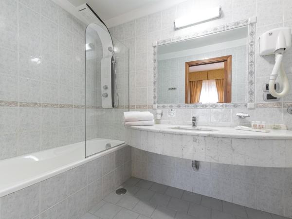 Hotel Relax : photo 6 de la chambre chambre quadruple