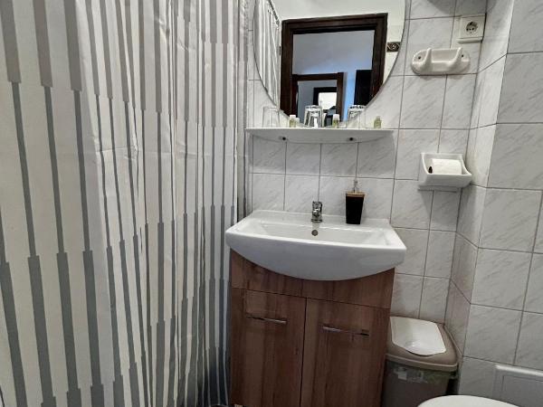 Kis Gellért Guesthouse : photo 7 de la chambre chambre triple