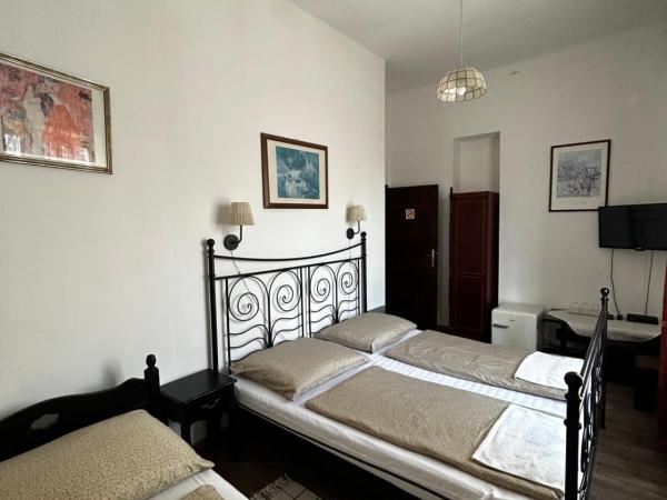 Kis Gellért Guesthouse : photo 6 de la chambre chambre triple