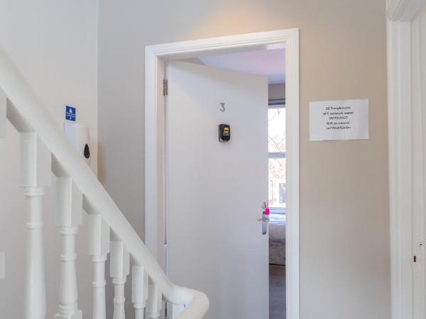 The Avenue Belfast : photo 2 de la chambre chambre triple avec salle de bains commune