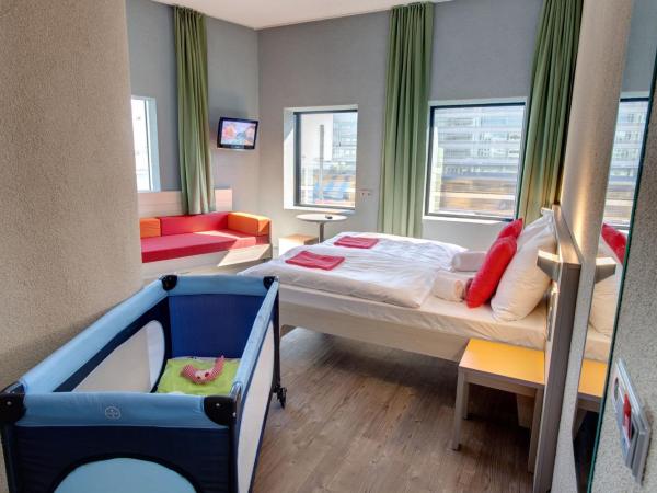 MEININGER Hotel Amsterdam City West : photo 4 de la chambre chambre triple