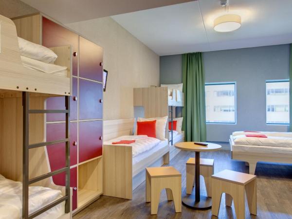 MEININGER Hotel Amsterdam City West : photo 5 de la chambre hébergement 6 lits